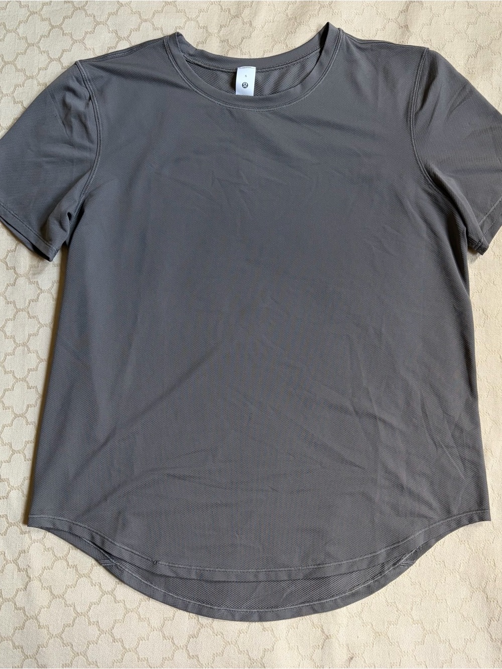 Lululemon Dark Green Short Sleeve Running Athletic Tee Shirt Size Women’s 6